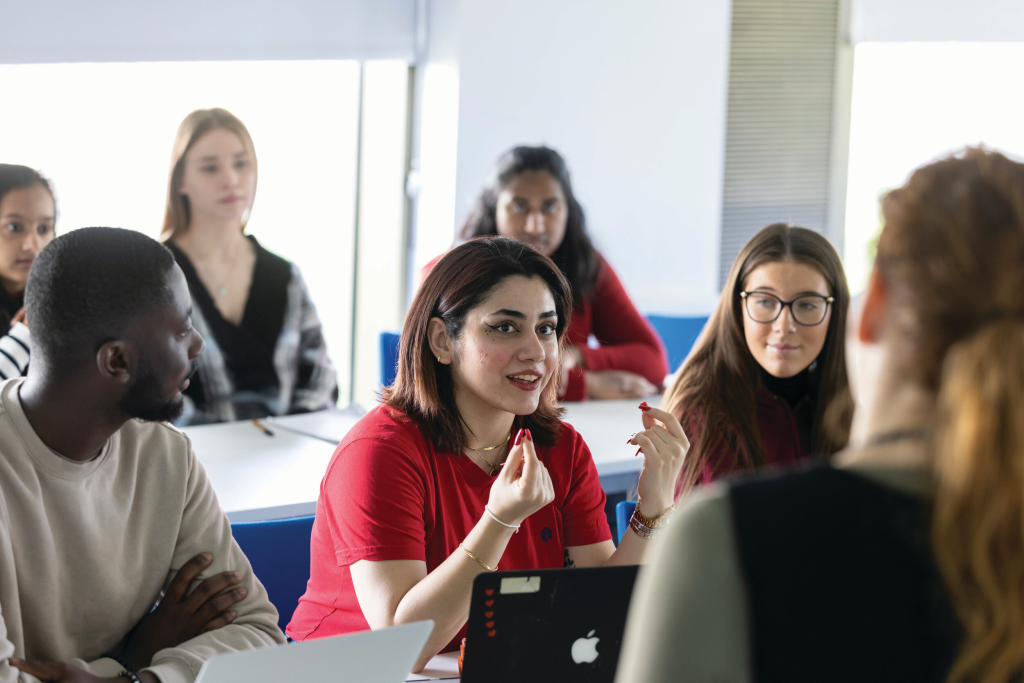 Scholarships for Languages and Linguistics Students in the UK | ScholarshipKart