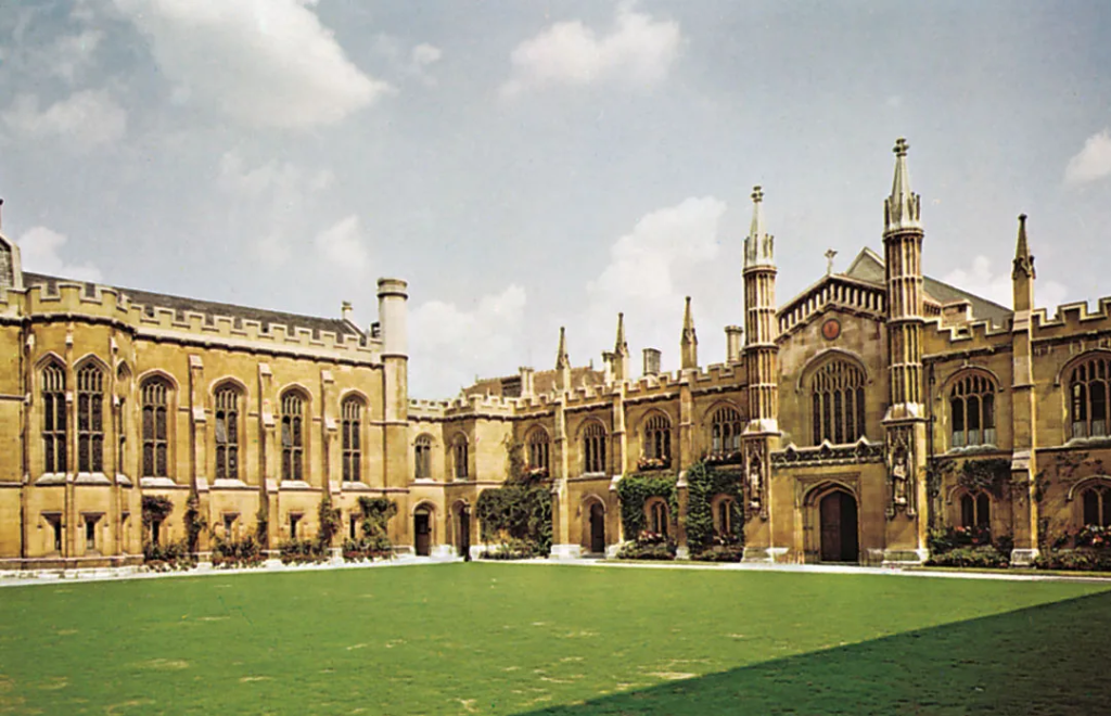 G5 Summer School Tour | Scholarshipkart | ABC London