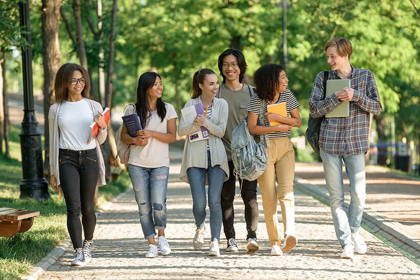 UK Standard Visitor Visa for Under-18 Students | ScholarshipKart | Study in UK