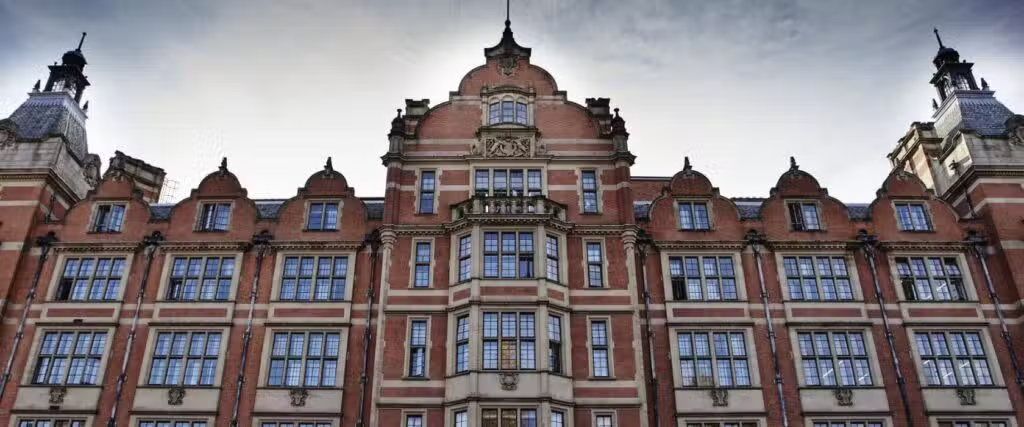 Choose the Right UK University | Study in the UK | ScholarshipKart | Best Study Abroad Consultancy in Barakhamba | Best Study Abroad Consultancy in Connaught Place | Best Study Abroad Consultancy in New Delhi | Best Study Abroad Consultancy in Delhi | Best Study Abroad Consultancy in Delhi-NCR
