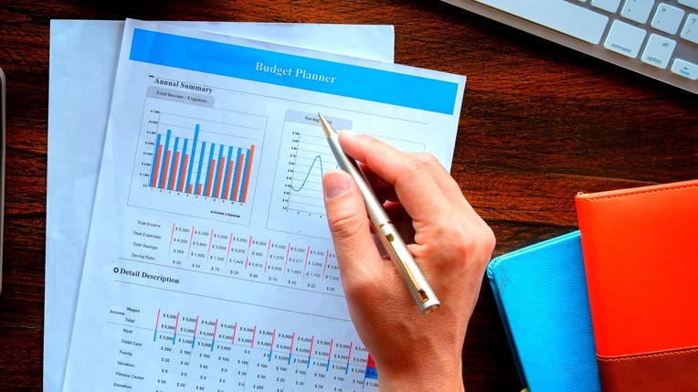 Create a Realistic Student Budget and Track Your Spending